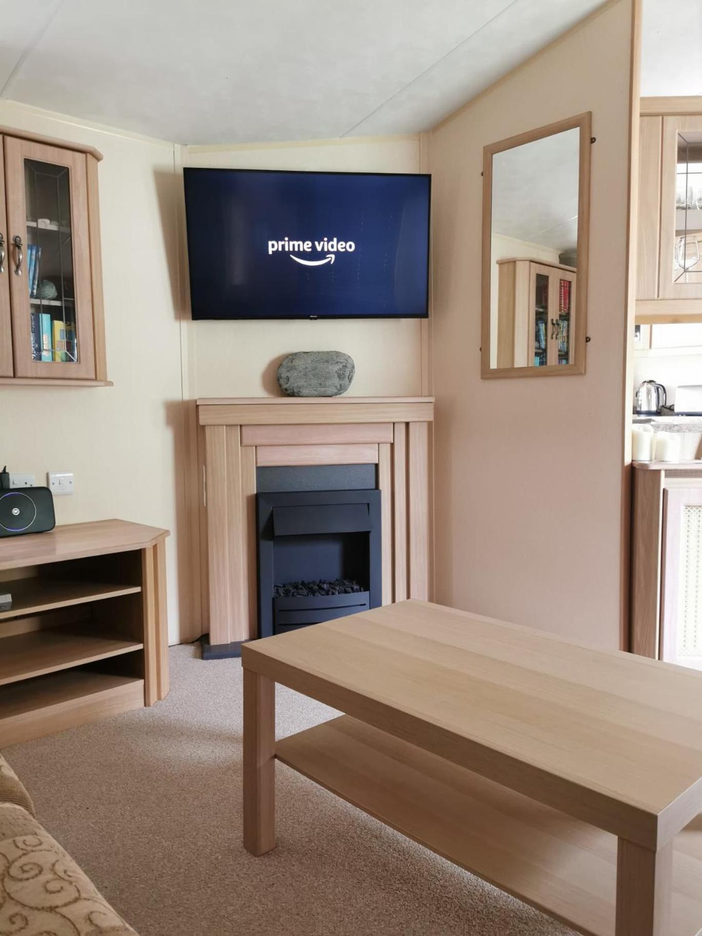 Wonderful 2 Bedroom Mobile Home Aberystwyth Eksteriør bilde